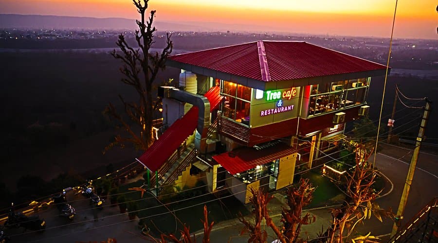 Students enjoying cafe hopping and social gatherings in Dehradun