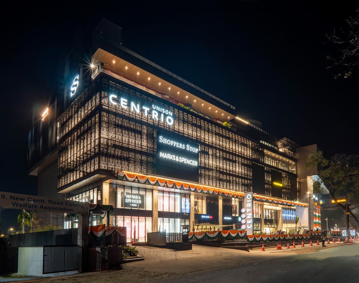 Students enjoying food court and entertainment at Centrio Mall